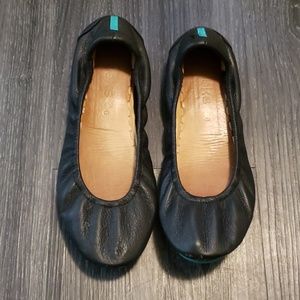 Black tieks